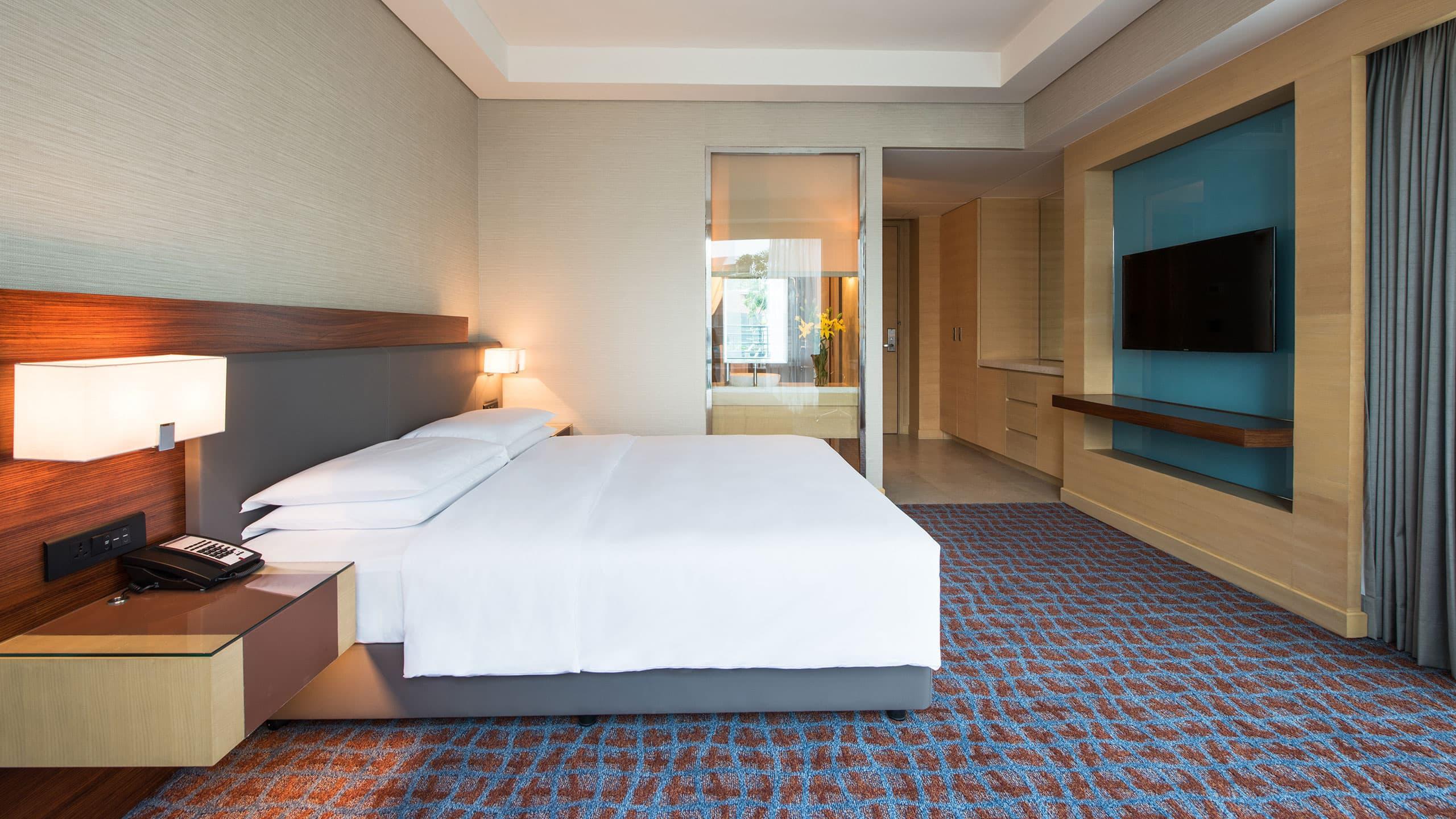 Hyatt Regency Lucknow Gomti Nagar Otel Dış mekan fotoğraf A bedroom at the hotel