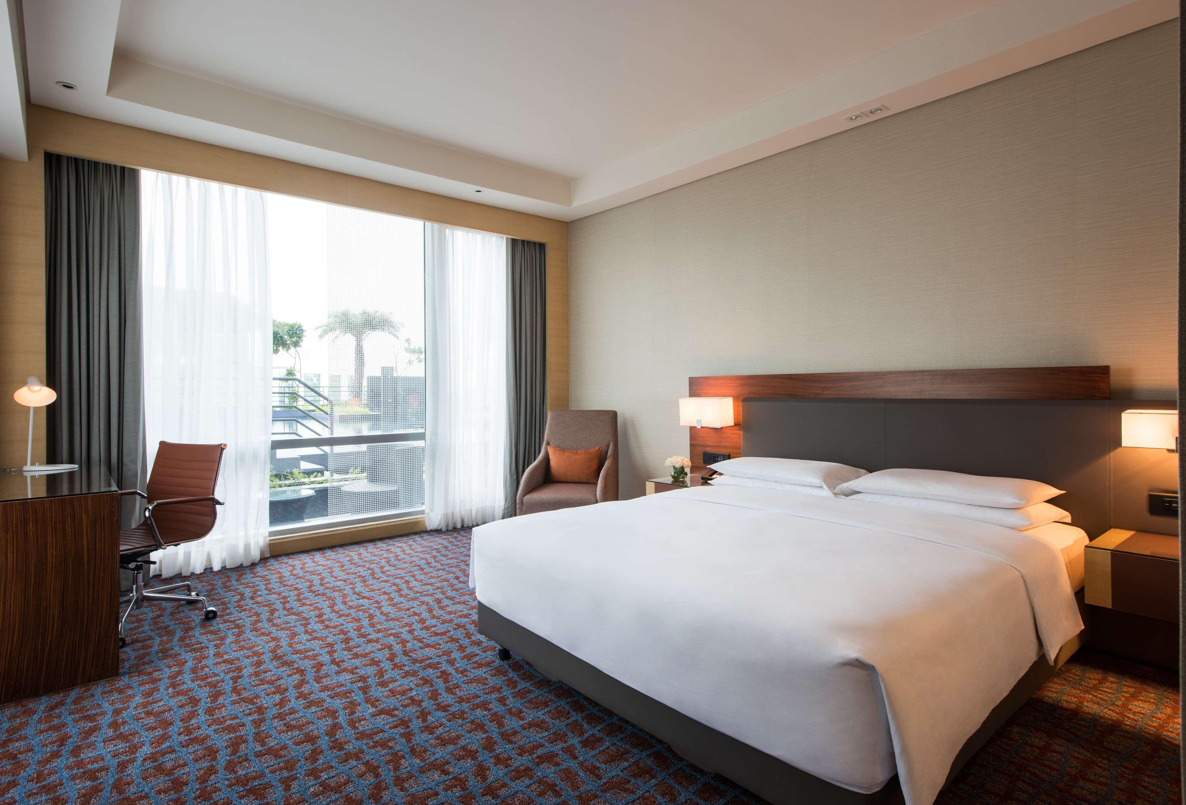 Hyatt Regency Lucknow Gomti Nagar Otel Dış mekan fotoğraf Deluxe Room